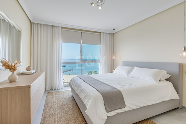 4-rumslägenhet vid stranden med havsutsikt i Marbella