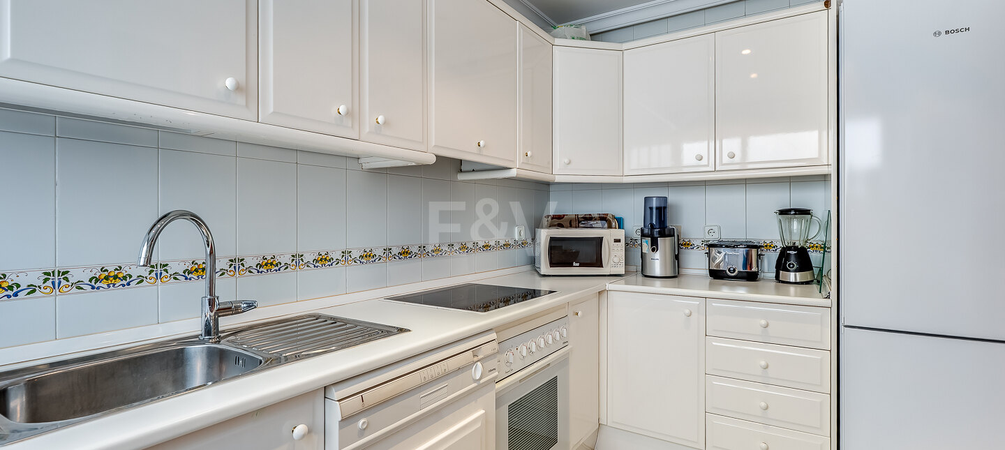 Apartament na sprzedaż w Beach Side Golden Mile, Marbella Golden Mile