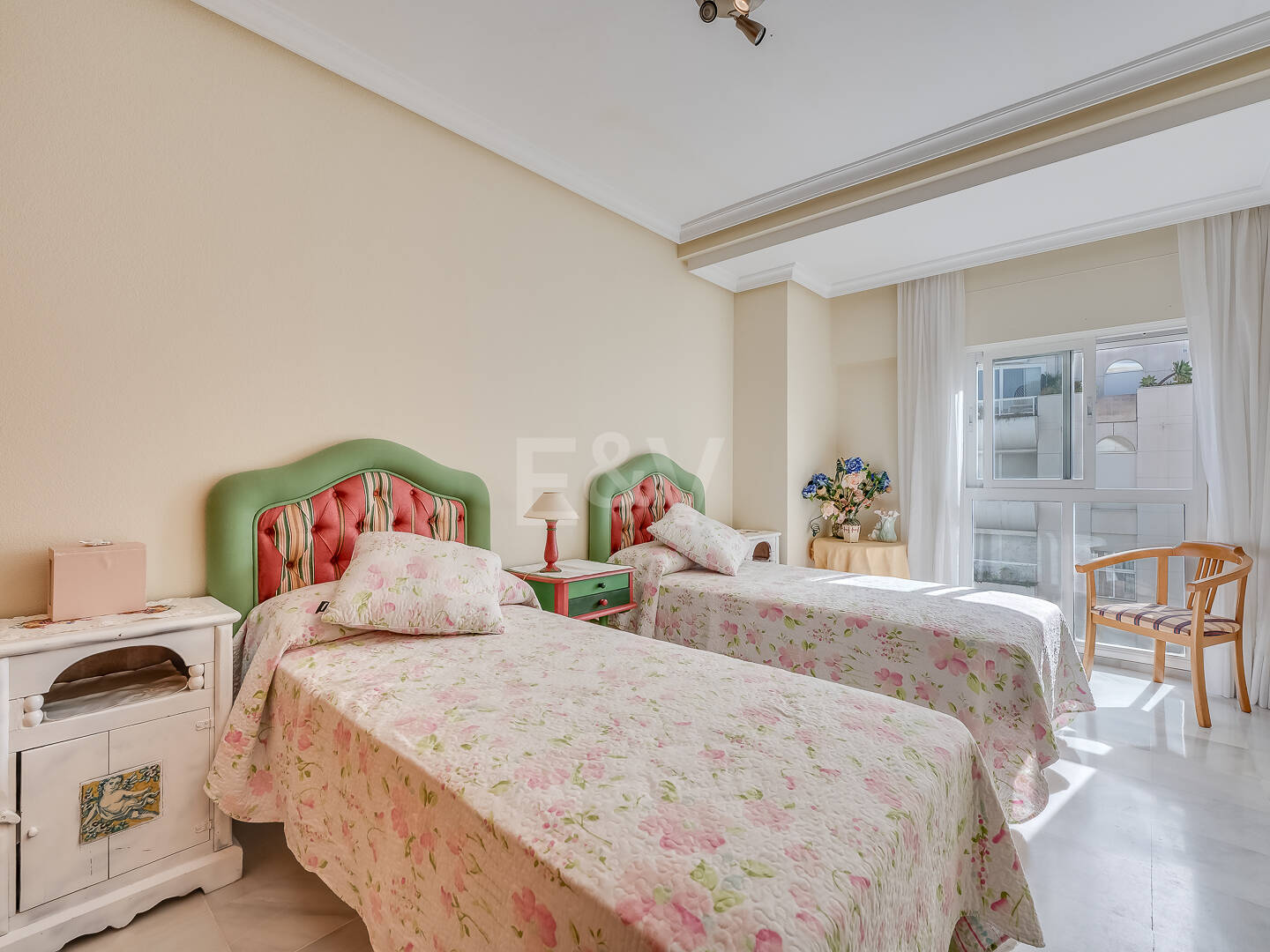 4 Sypialnia Beachfront Apartament z widokiem na morze w Marbella