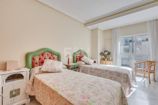 4-rumslägenhet vid stranden med havsutsikt i Marbella