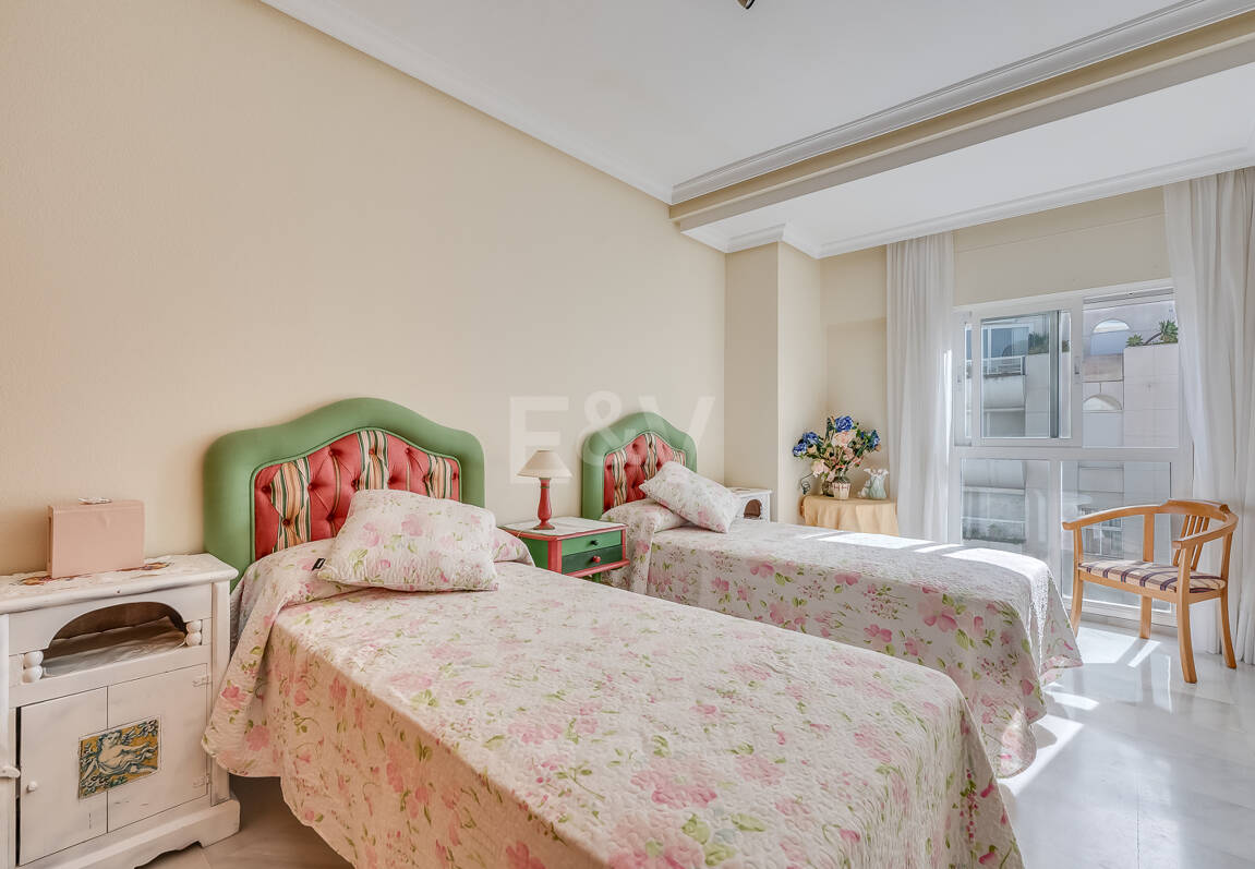 4-rumslägenhet vid stranden med havsutsikt i Marbella