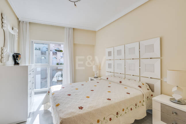 4-rumslägenhet vid stranden med havsutsikt i Marbella