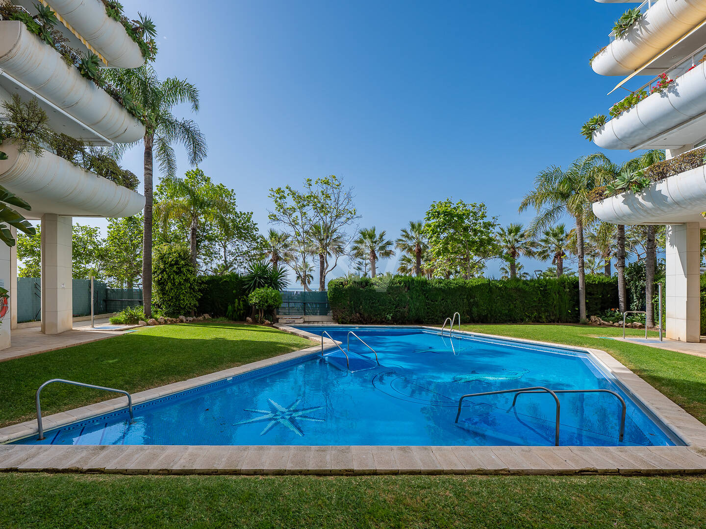 4 Sypialnia Beachfront Apartament z widokiem na morze w Marbella