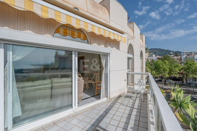 4-rumslägenhet vid stranden med havsutsikt i Marbella