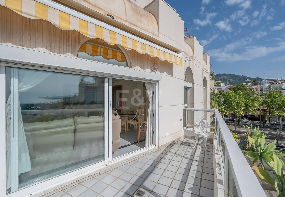 4-rumslägenhet vid stranden med havsutsikt i Marbella