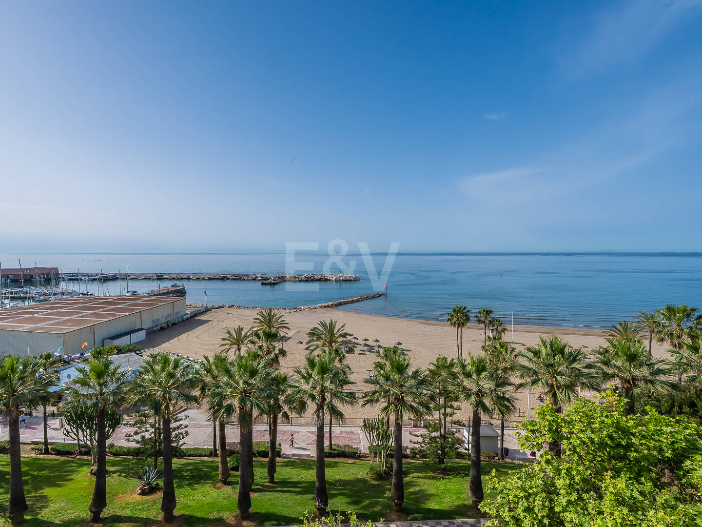 4 Sypialnia Beachfront Apartament z widokiem na morze w Marbella