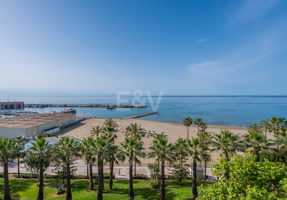 Appartement 4 Chambres en front de mer avec vue sur la mer à Marbella