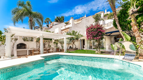 Radhus till salu i Puerto Banus, Marbella