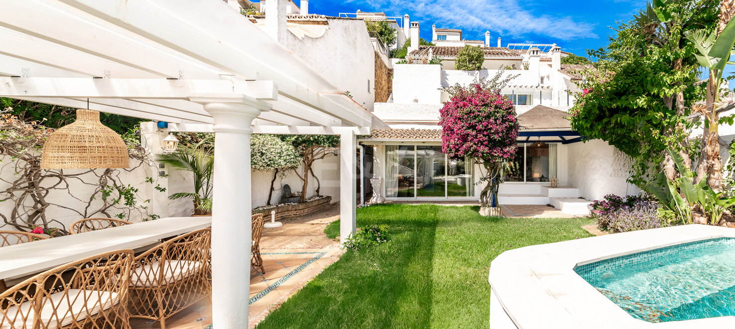 Radhus till salu i Puerto Banus, Marbella