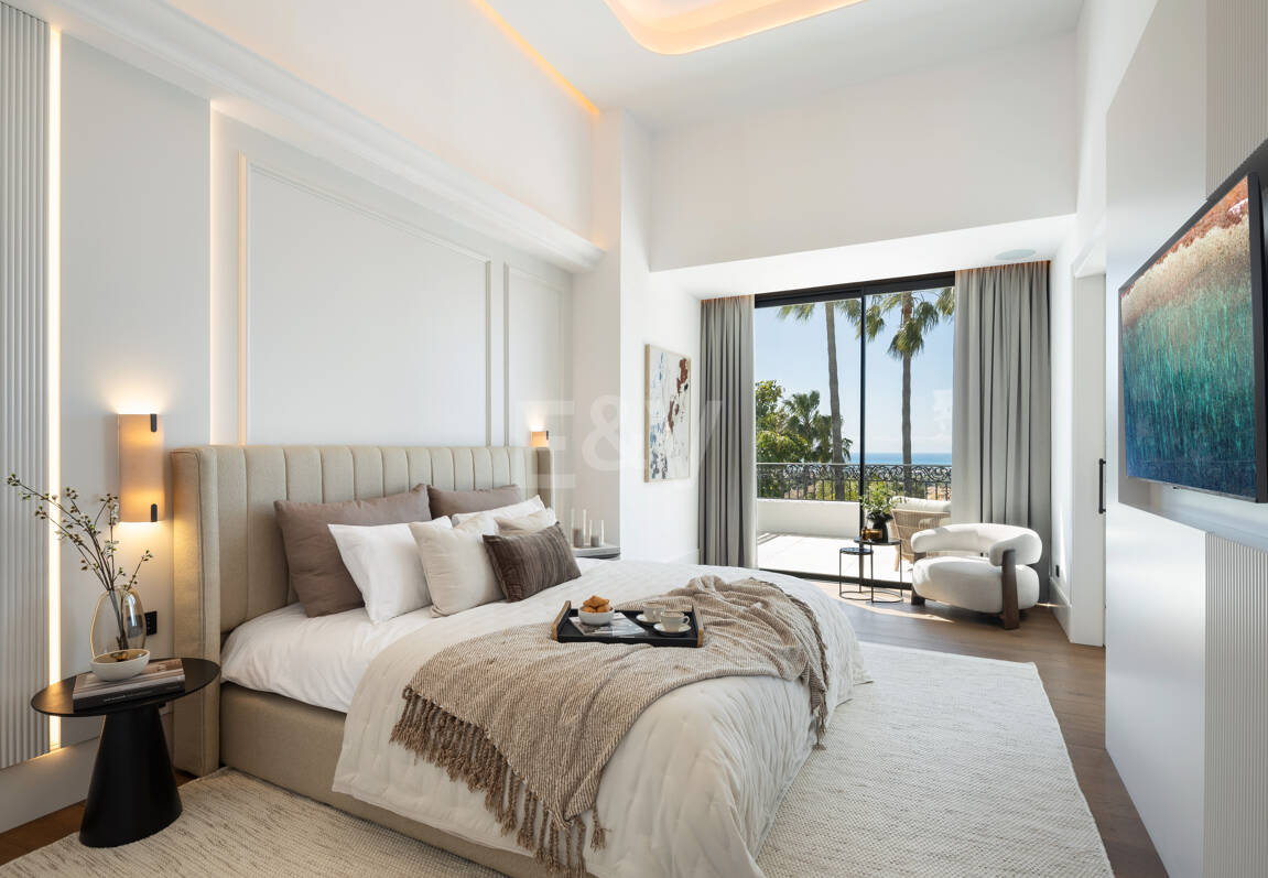 Spectacular villa with sea views and 5 star amenities