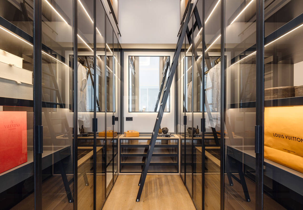 Spectacular villa with sea views and 5 star amenities