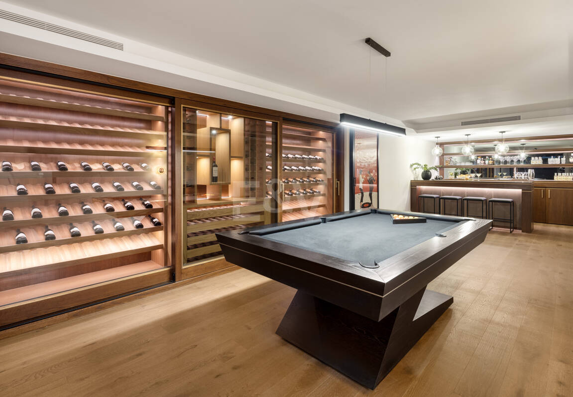 Spectacular villa with sea views and 5 star amenities