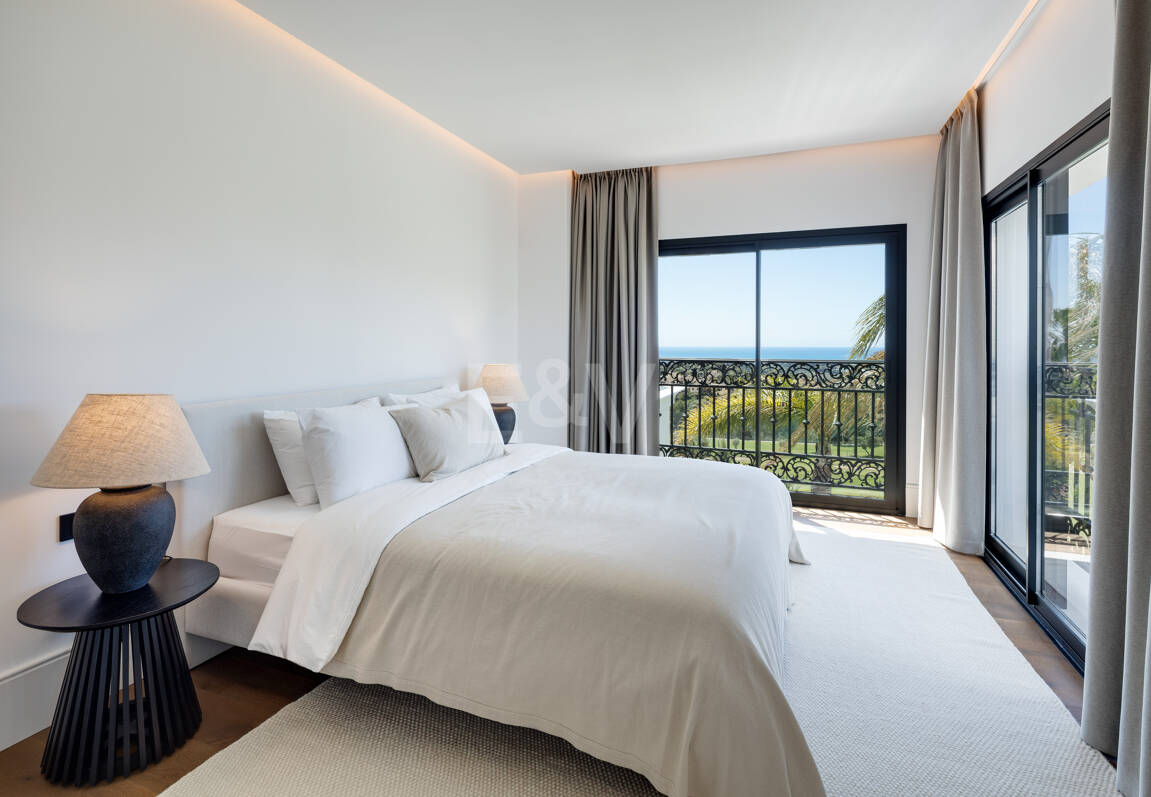 Spectacular villa with sea views and 5 star amenities