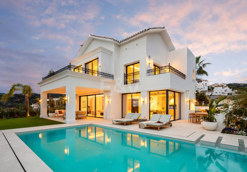 Spectacular villa with sea views and 5 star amenities