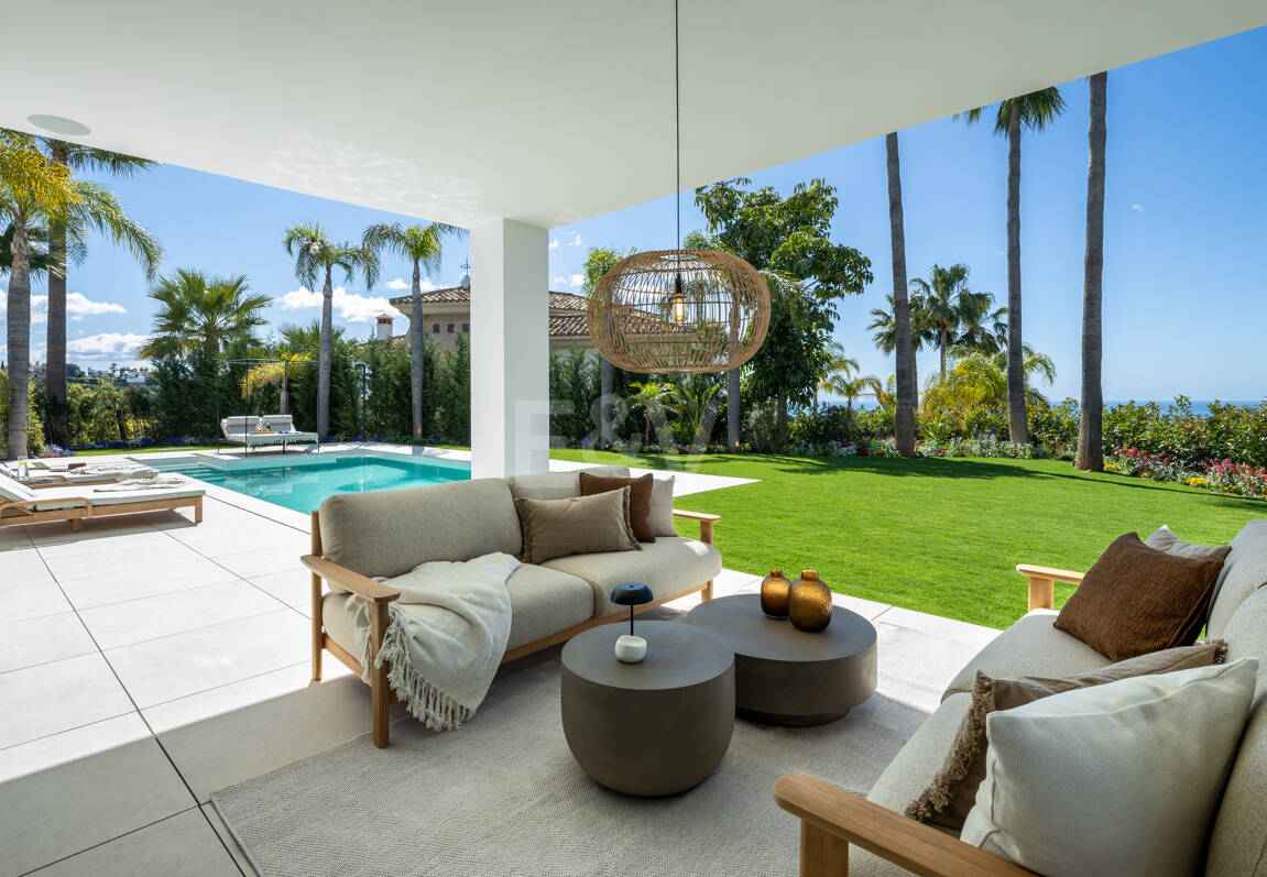 Spectacular villa with sea views and 5 star amenities