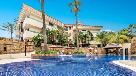 Elegant Beachside Lägenhet i den säkra gated gemenskapen av Los Monteros