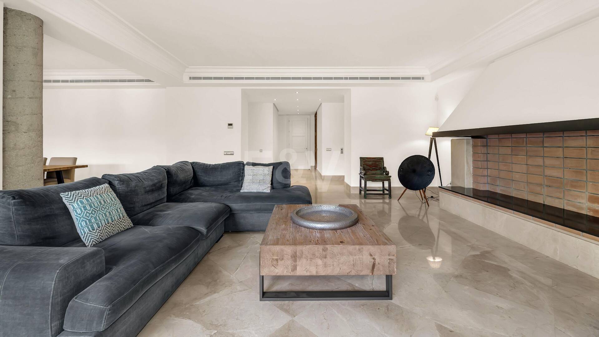 Elegant Beachside Appartement dans la communauté sécurisée de Los Monteros