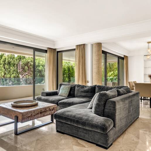 Elegant Beachside Apartment in the Secure Gated Community of Los Monteros