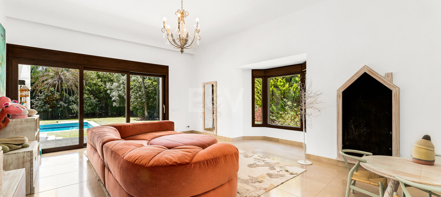 Exceptional Priced Upscale Villa by the Beach