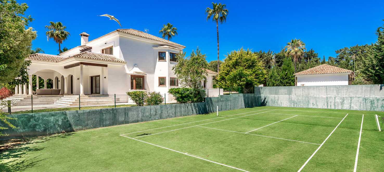 Exceptional Priced Upscale Villa by the Beach