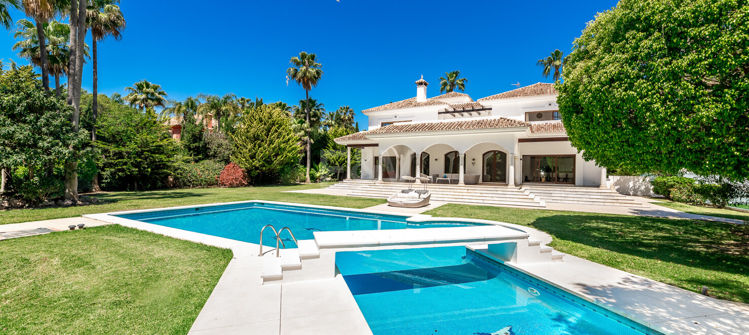 Exceptional Priced Upscale Villa by the Beach