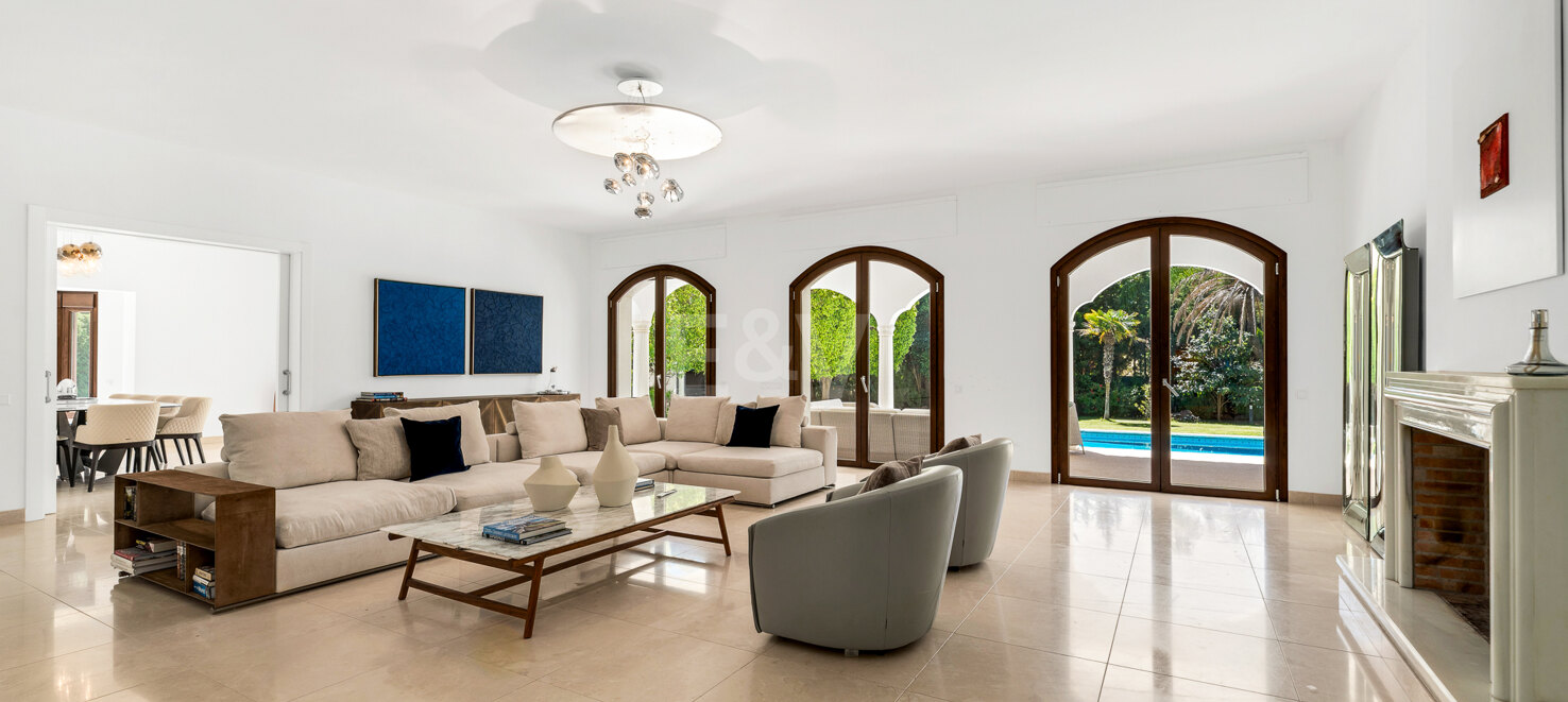 Exceptional Priced Upscale Villa by the Beach