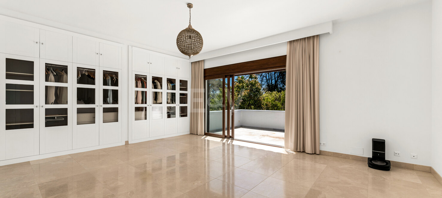 Exceptional Priced Upscale Villa by the Beach
