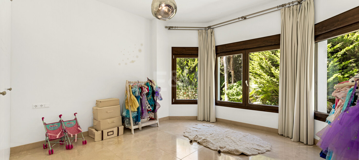 Exceptional Priced Upscale Villa by the Beach