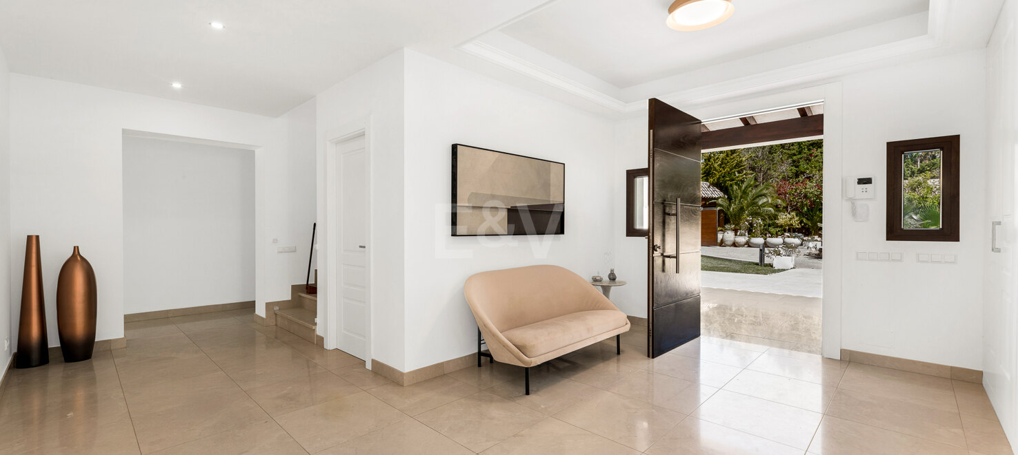 Exceptional Priced Upscale Villa by the Beach