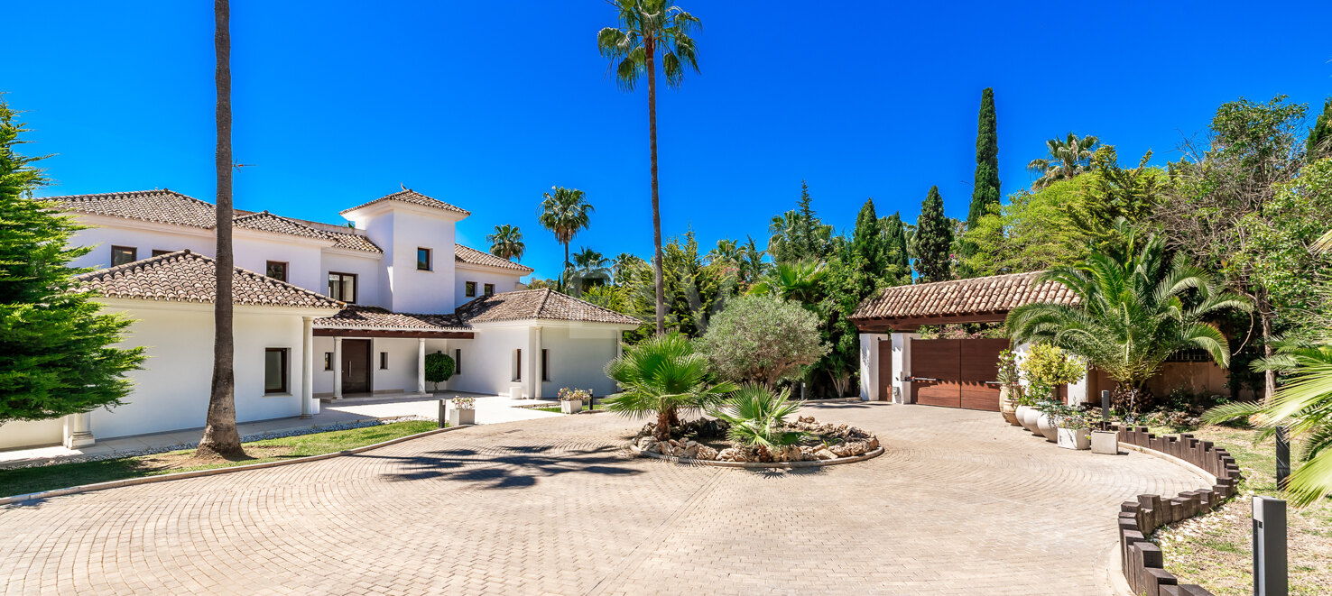 Exceptional Priced Upscale Villa by the Beach