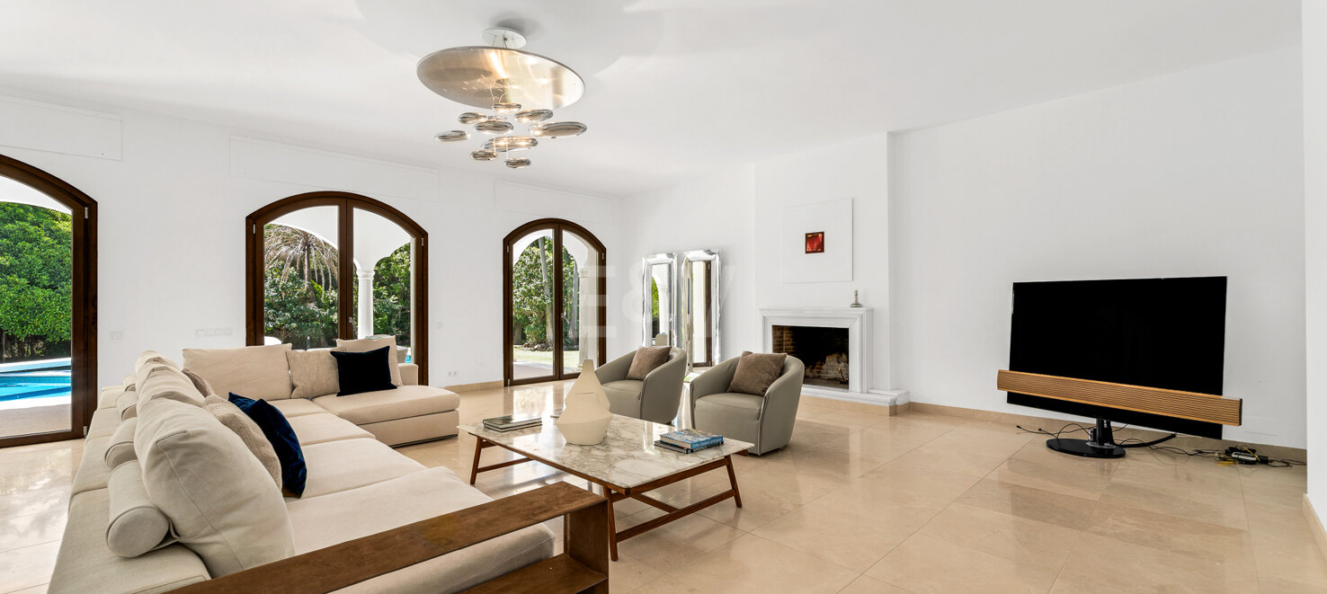 Exceptional Priced Upscale Villa by the Beach