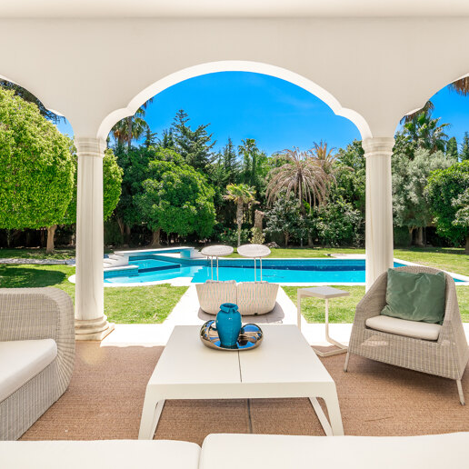 Exceptional Priced Upscale Villa by the Beach