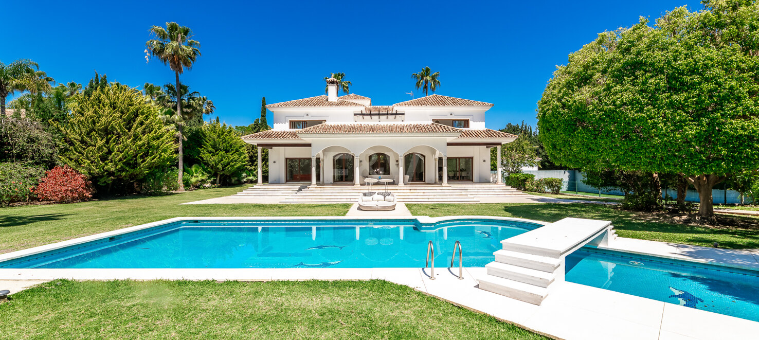 Exceptional Priced Upscale Villa by the Beach
