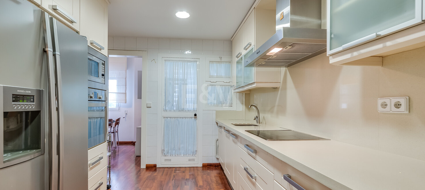 Golden Mile Garden Apartment with Spacious Terrace and Attractive Surroundings