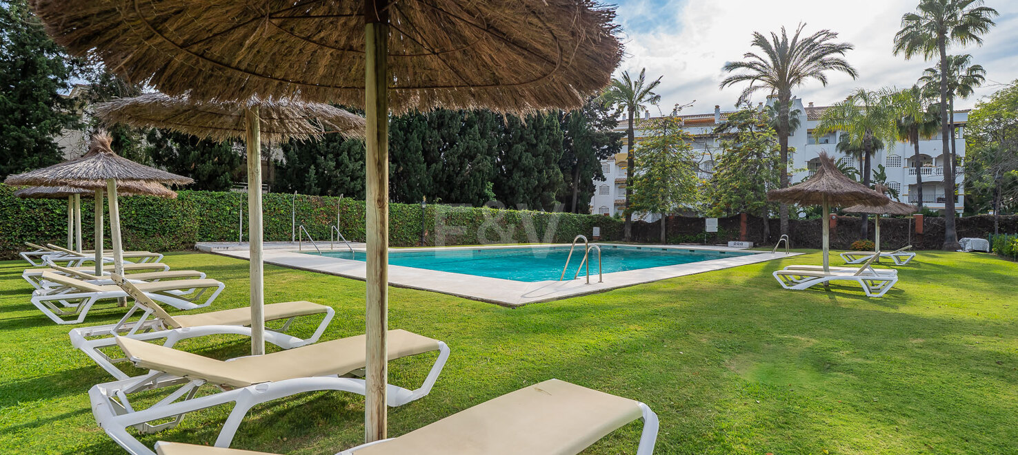 Golden Mile Garden Apartment with Spacious Terrace and Attractive Surroundings
