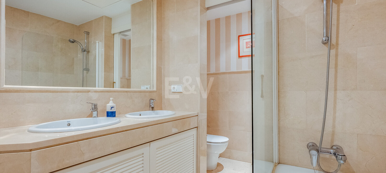 Golden Mile Garden Apartment with Spacious Terrace and Attractive Surroundings
