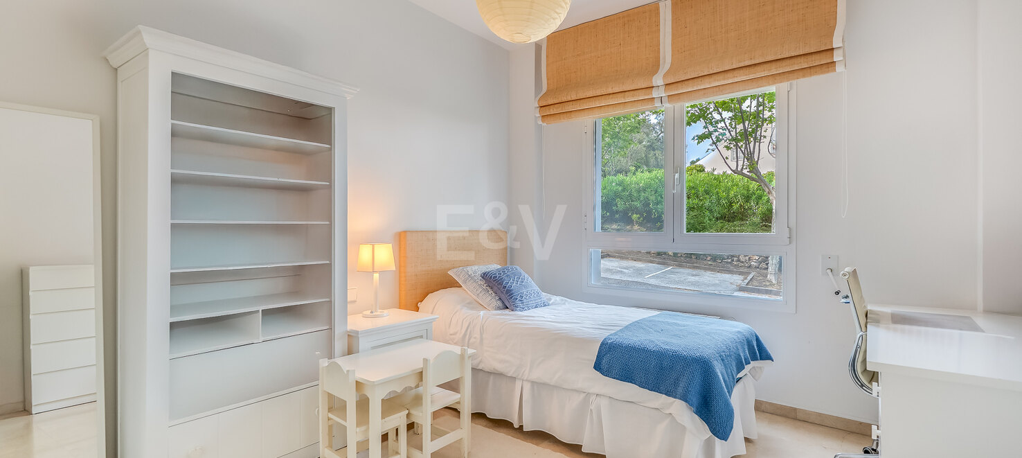 Golden Mile Garden Apartment with Spacious Terrace and Attractive Surroundings