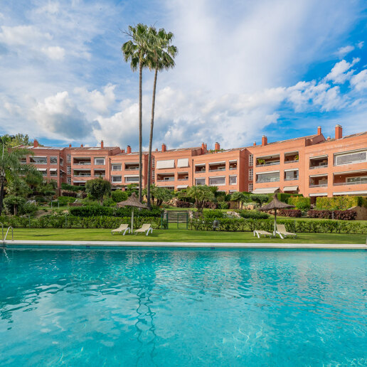 Golden Mile Garden Apartment with Spacious Terrace and Attractive Surroundings
