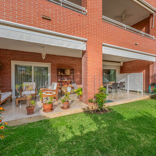 Golden Mile Garden Apartment with Spacious Terrace and Attractive Surroundings