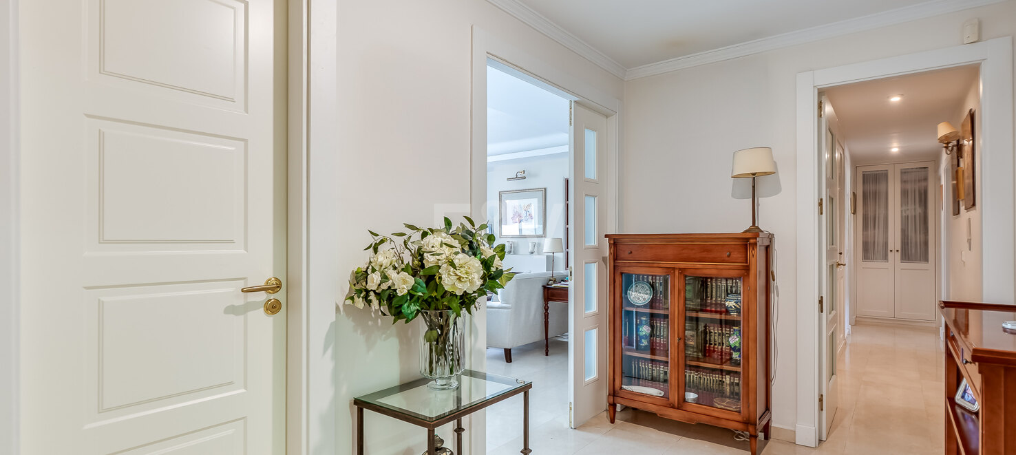 Golden Mile Garden Apartment with Spacious Terrace and Attractive Surroundings