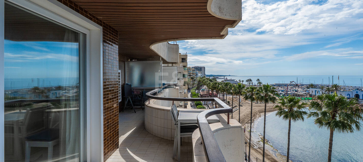 Marbella Strandwohnung mit außergewöhnlichem Panoramablick auf das Meer