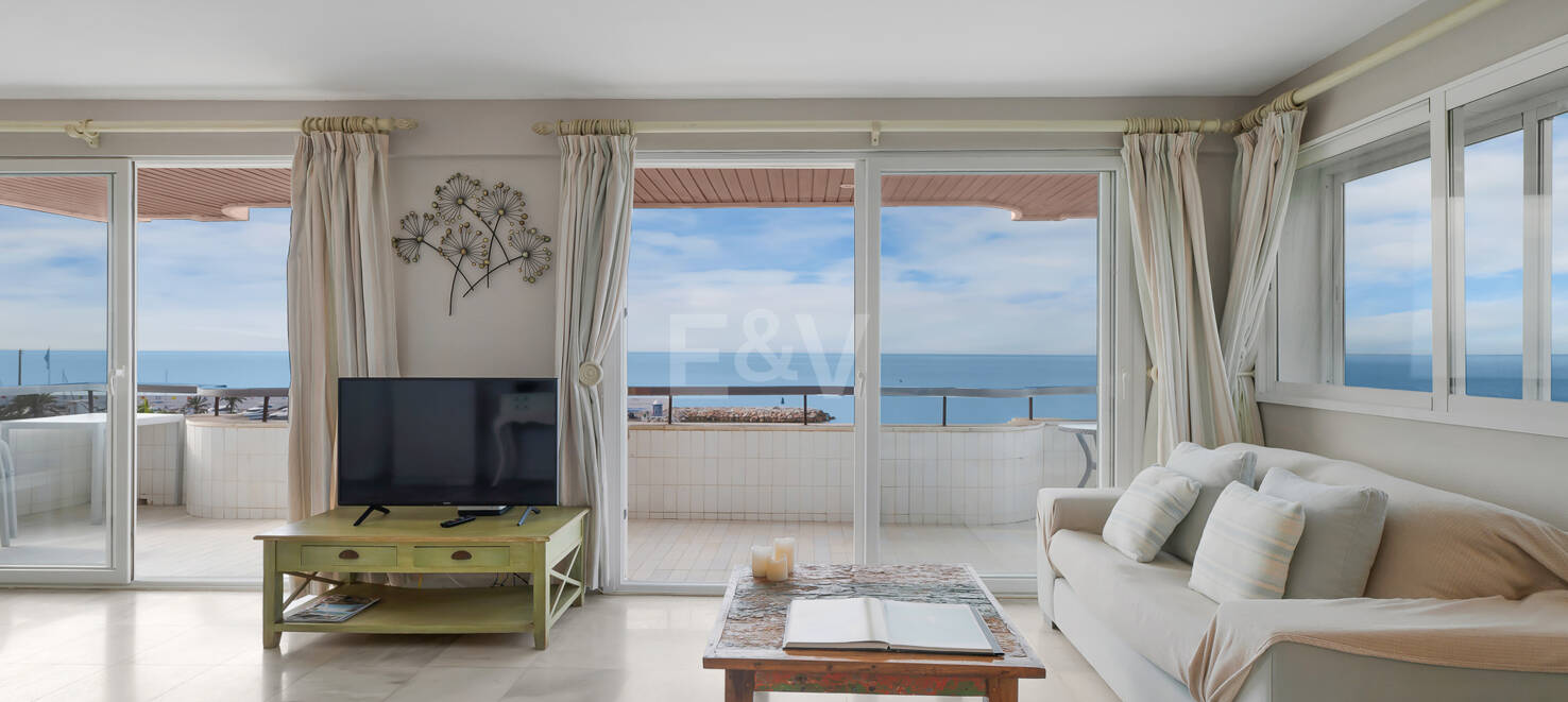 Marbella Strandwohnung mit außergewöhnlichem Panoramablick auf das Meer