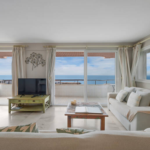 Marbella Strandwohnung mit außergewöhnlichem Panoramablick auf das Meer