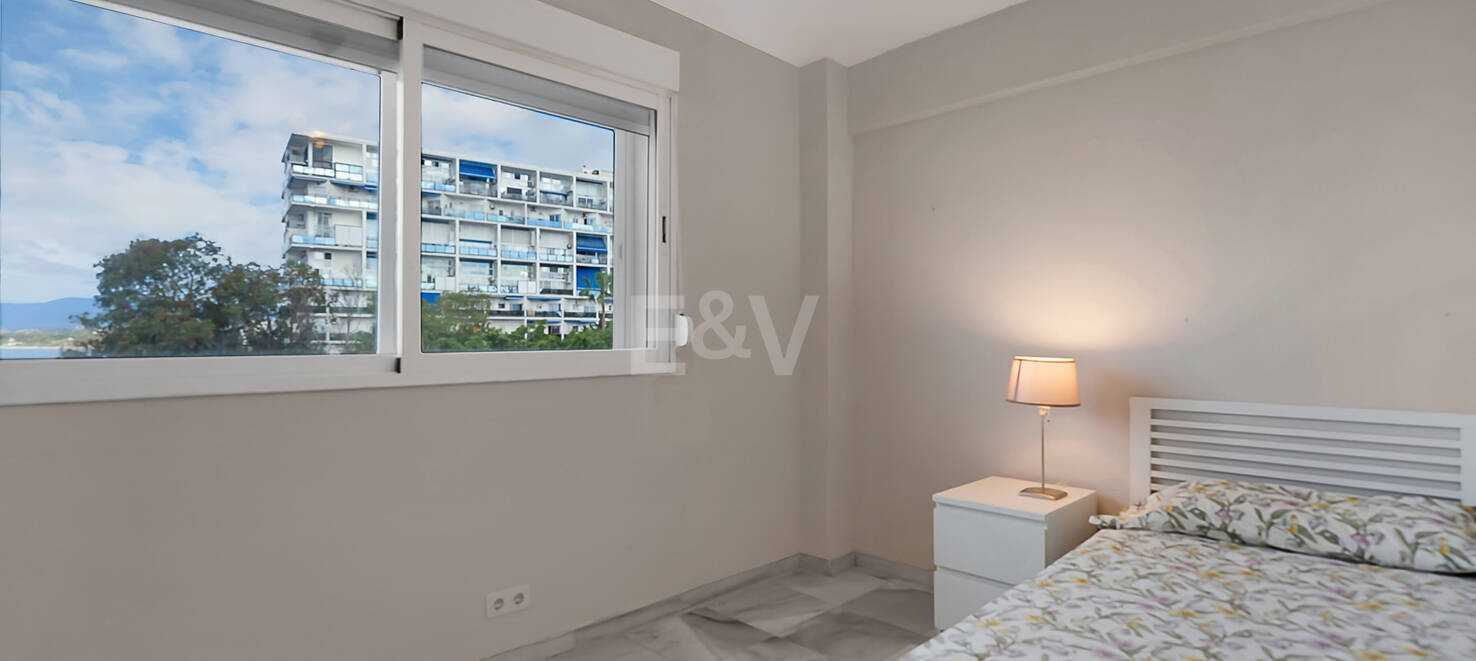 Marbella Strandwohnung mit außergewöhnlichem Panoramablick auf das Meer