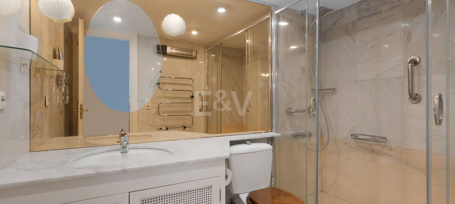 Marbella Strandwohnung mit außergewöhnlichem Panoramablick auf das Meer