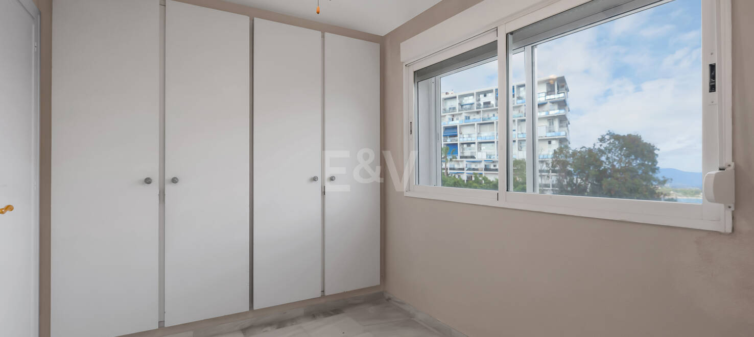 Marbella Strandwohnung mit außergewöhnlichem Panoramablick auf das Meer