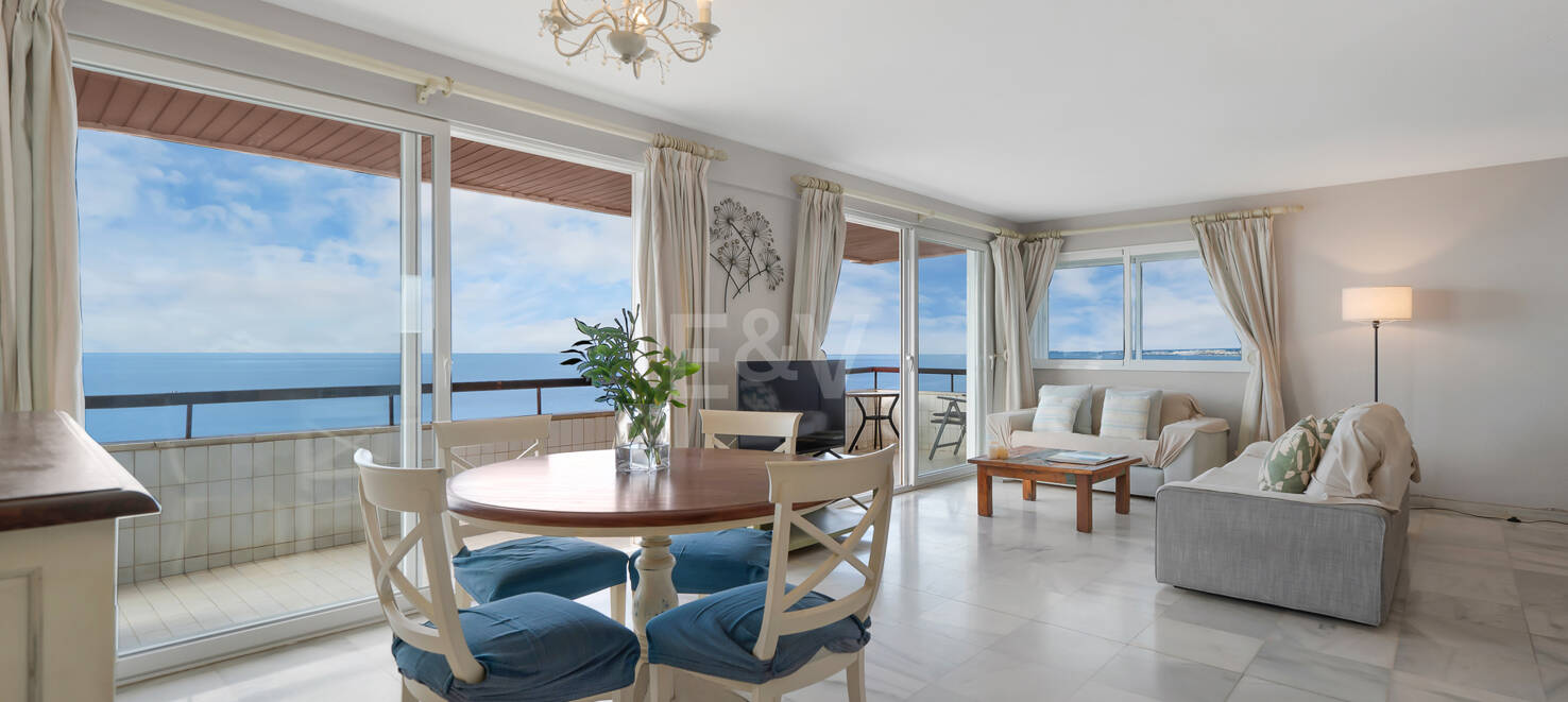 Marbella Strandwohnung mit außergewöhnlichem Panoramablick auf das Meer