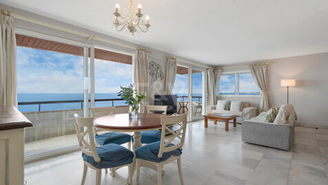 Marbella Beachfront Apartment with Exceptional Panoramic Sea Views