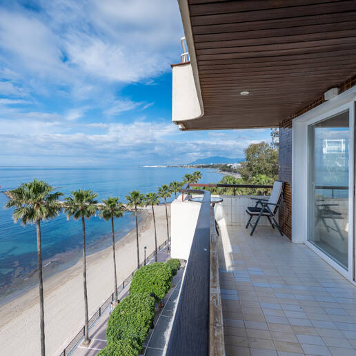 Marbella Strandwohnung mit außergewöhnlichem Panoramablick auf das Meer