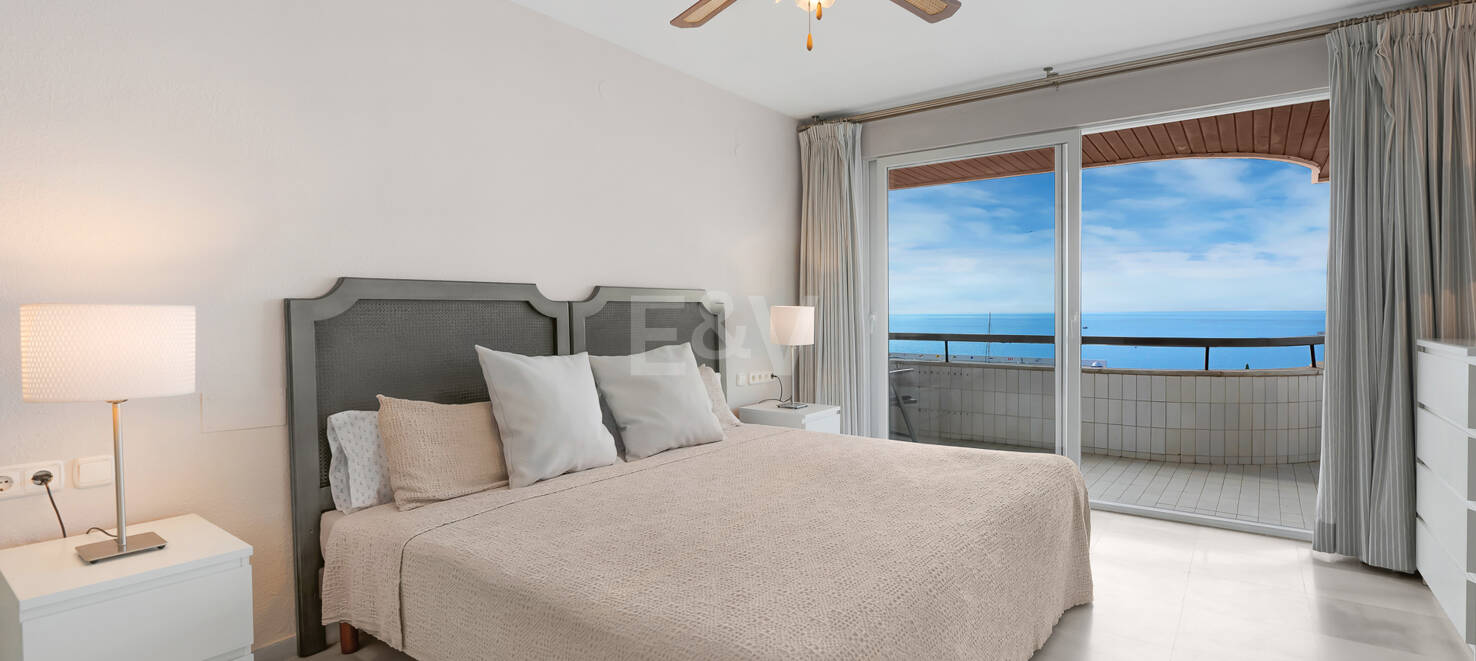 Marbella Strandwohnung mit außergewöhnlichem Panoramablick auf das Meer